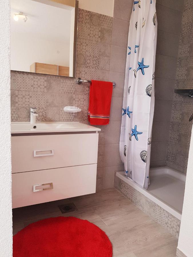 Appartement Pink Paradiso à Rogoznica  Extérieur photo