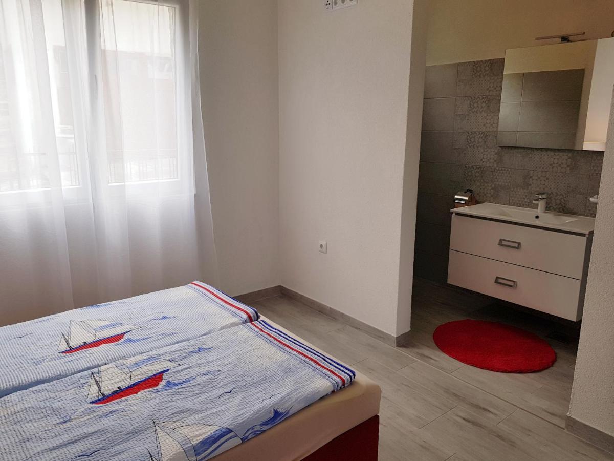 Appartement Pink Paradiso à Rogoznica  Extérieur photo